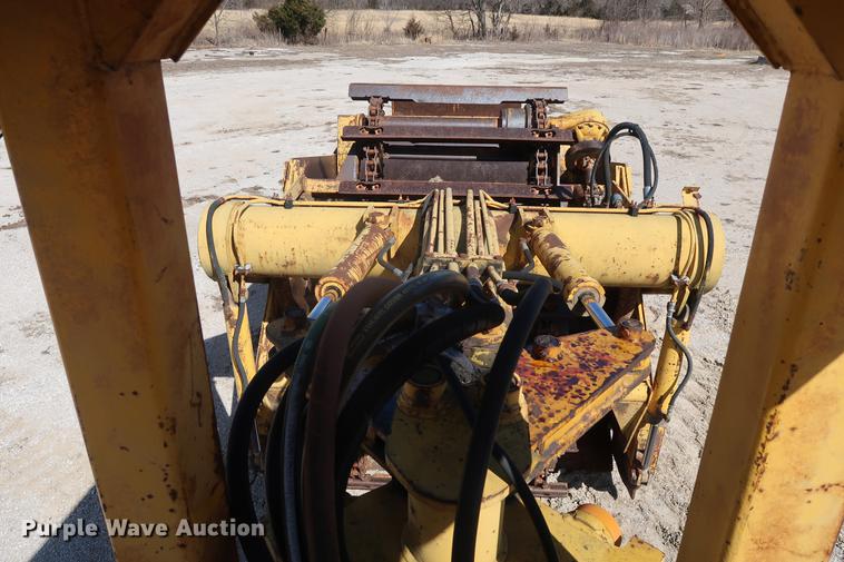 image for item DF3549 1974 International E200 Pay Scraper conventional scraper