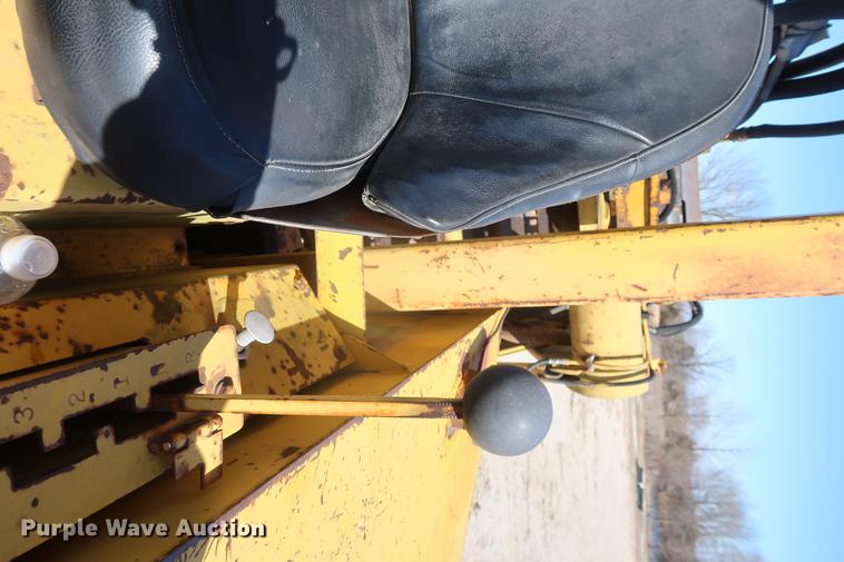 image for item DF3549 1974 International E200 Pay Scraper conventional scraper