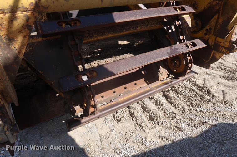 image for item DF3549 1974 International E200 Pay Scraper conventional scraper