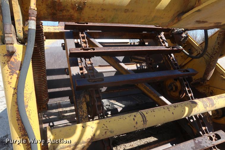 image for item DF3549 1974 International E200 Pay Scraper conventional scraper