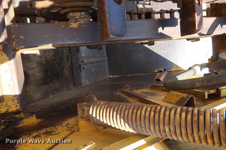 image for item DF3549 1974 International E200 Pay Scraper conventional scraper