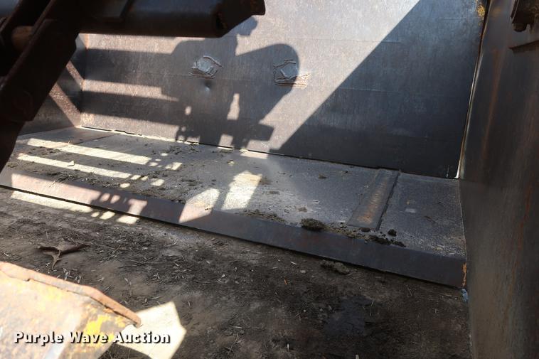 image for item DF3549 1974 International E200 Pay Scraper conventional scraper