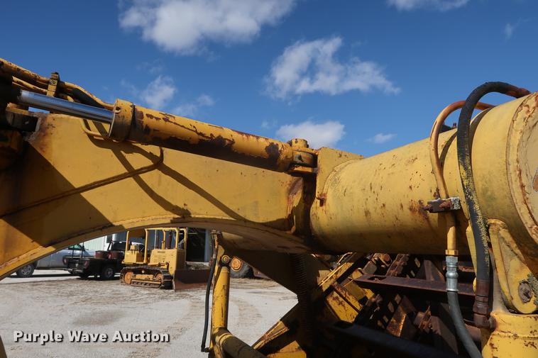 image for item DF3549 1974 International E200 Pay Scraper conventional scraper