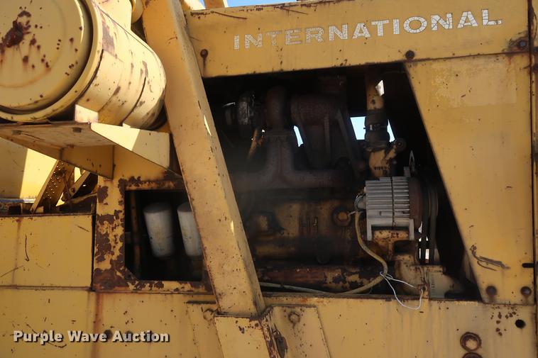 image for item DF3549 1974 International E200 Pay Scraper conventional scraper