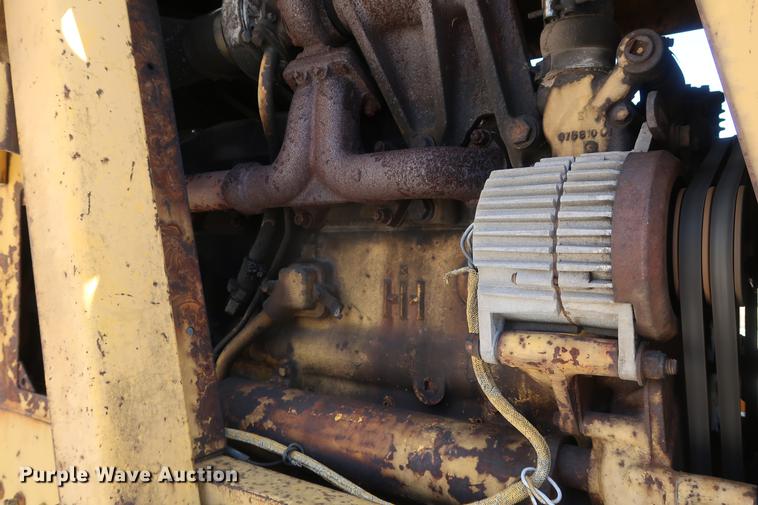 image for item DF3549 1974 International E200 Pay Scraper conventional scraper