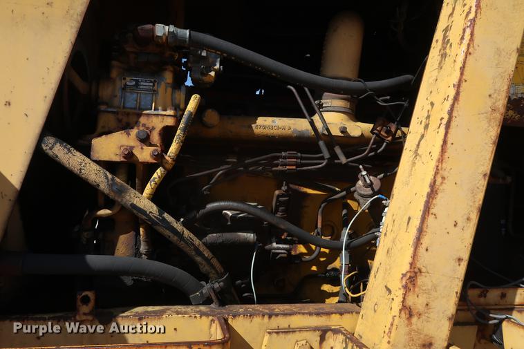 image for item DF3549 1974 International E200 Pay Scraper conventional scraper