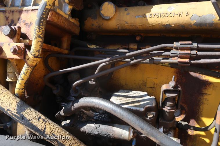 image for item DF3549 1974 International E200 Pay Scraper conventional scraper