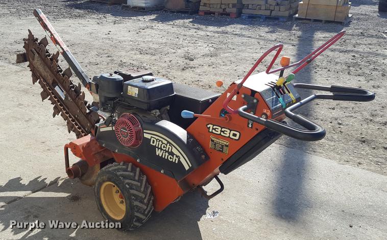 image for item DF3553 2007 Ditch Witch 1330 trencher