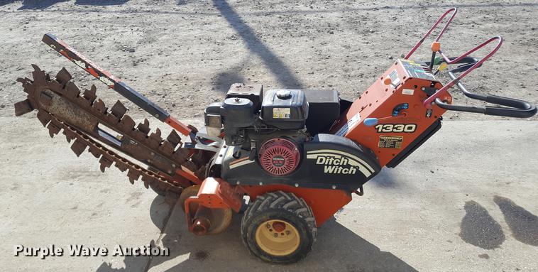 image for item DF3553 2007 Ditch Witch 1330 trencher