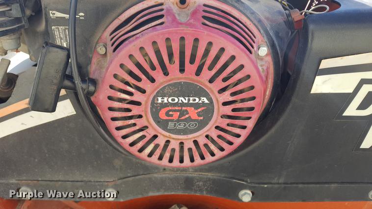 image for item DF3553 2007 Ditch Witch 1330 trencher