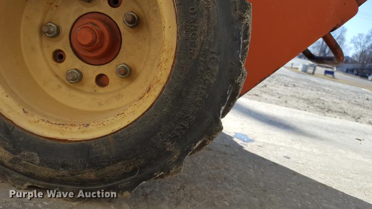 image for item DF3553 2007 Ditch Witch 1330 trencher