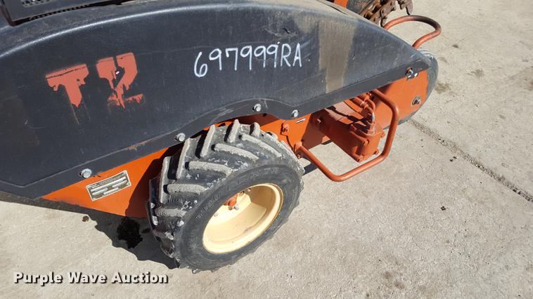 image for item DF3553 2007 Ditch Witch 1330 trencher