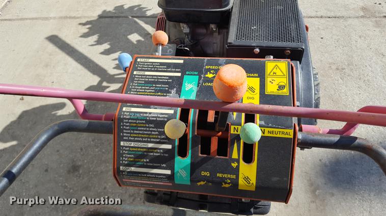 image for item DF3553 2007 Ditch Witch 1330 trencher