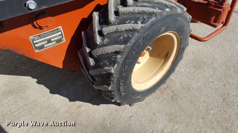 image for item DF3553 2007 Ditch Witch 1330 trencher
