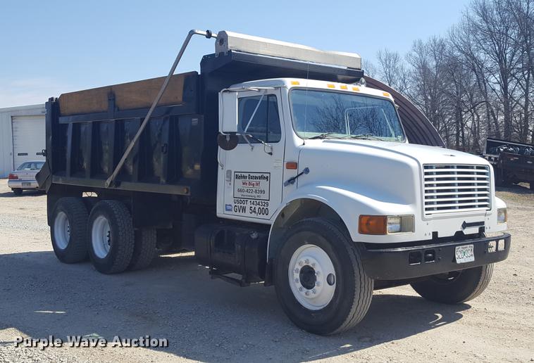 image for item DF3567 1999 International 4900 dump truck