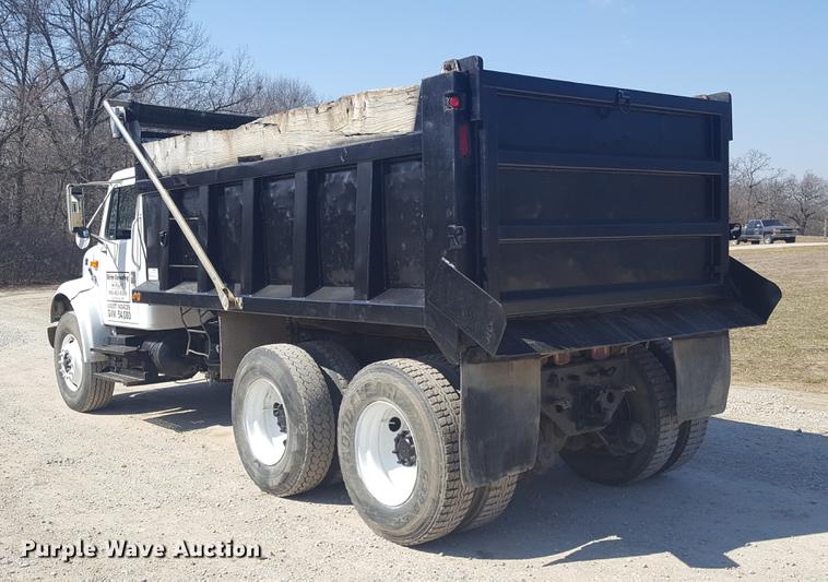 image for item DF3567 1999 International 4900 dump truck