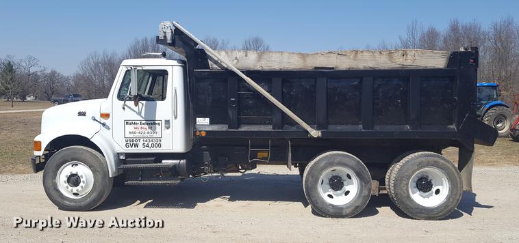 image for item DF3567 1999 International 4900 dump truck