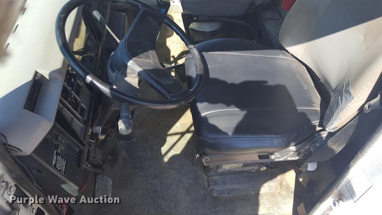 image for item DF3567 1999 International 4900 dump truck