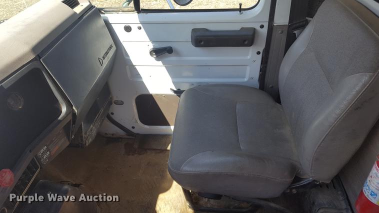 image for item DF3567 1999 International 4900 dump truck