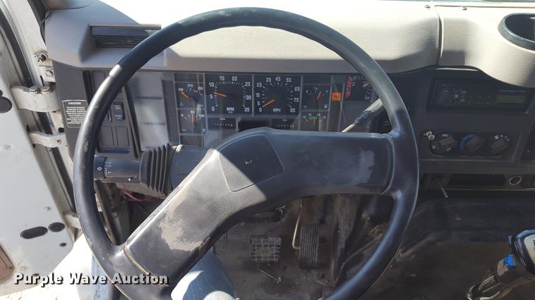 image for item DF3567 1999 International 4900 dump truck