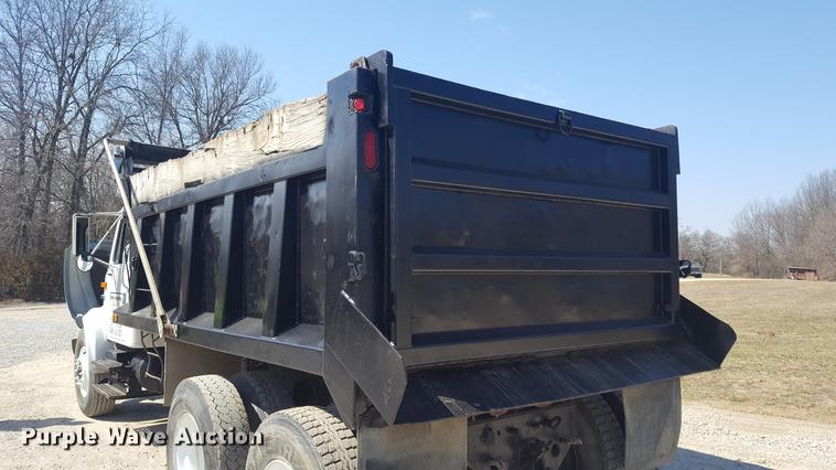 image for item DF3567 1999 International 4900 dump truck