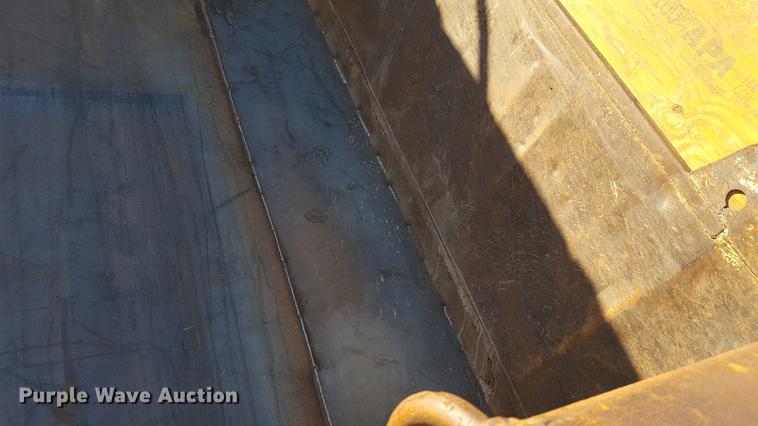 image for item DF3567 1999 International 4900 dump truck