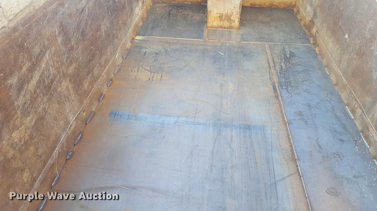 image for item DF3567 1999 International 4900 dump truck