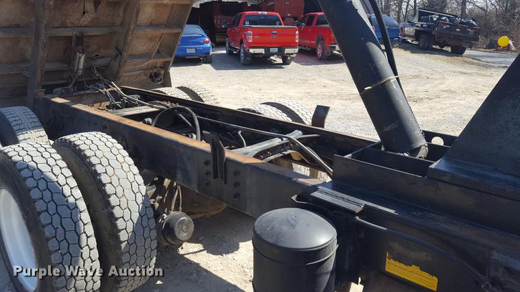 image for item DF3567 1999 International 4900 dump truck