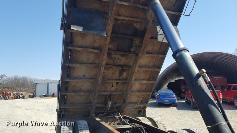 image for item DF3567 1999 International 4900 dump truck