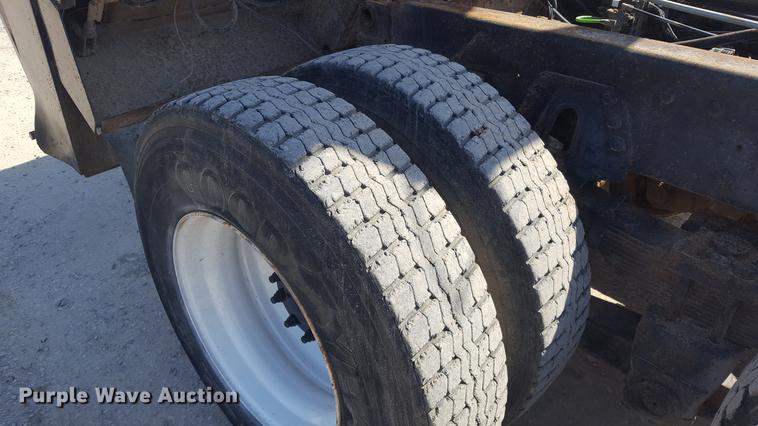 image for item DF3567 1999 International 4900 dump truck