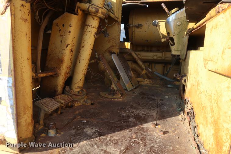 image for item DF3576 Caterpillar 627 conventional scraper