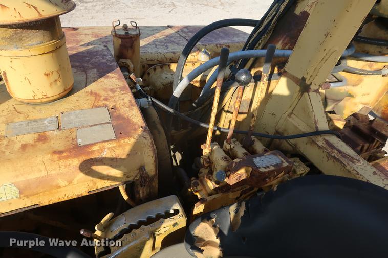 image for item DF3576 Caterpillar 627 conventional scraper