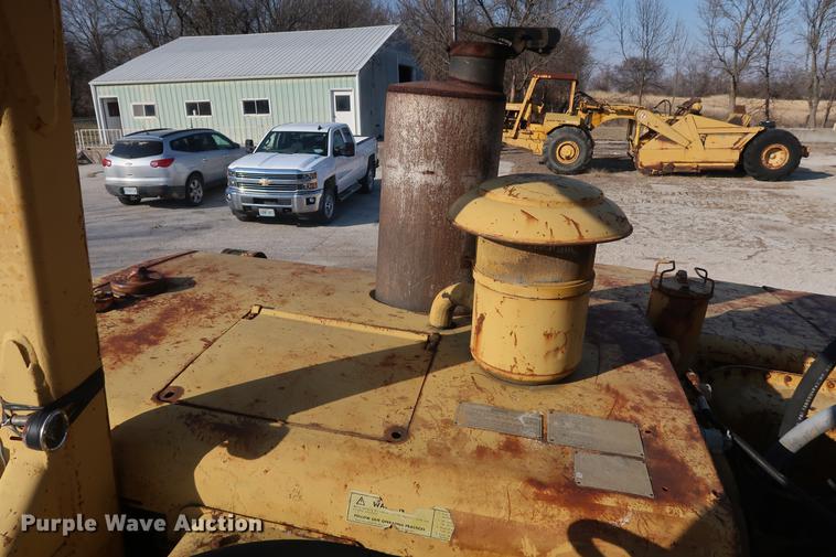 image for item DF3576 Caterpillar 627 conventional scraper