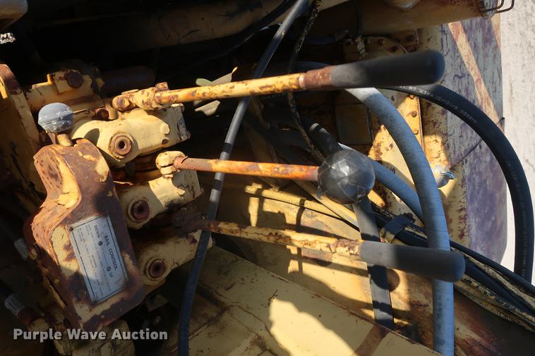 image for item DF3576 Caterpillar 627 conventional scraper