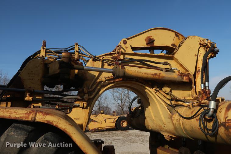 image for item DF3576 Caterpillar 627 conventional scraper