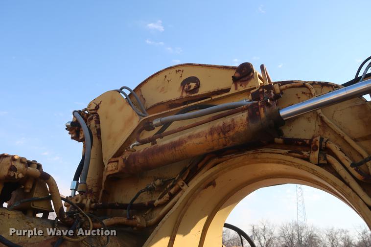 image for item DF3576 Caterpillar 627 conventional scraper