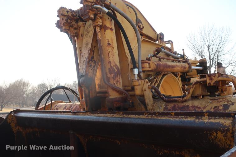 image for item DF3576 Caterpillar 627 conventional scraper