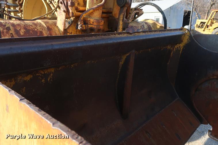 image for item DF3576 Caterpillar 627 conventional scraper