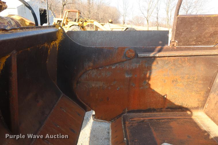 image for item DF3576 Caterpillar 627 conventional scraper