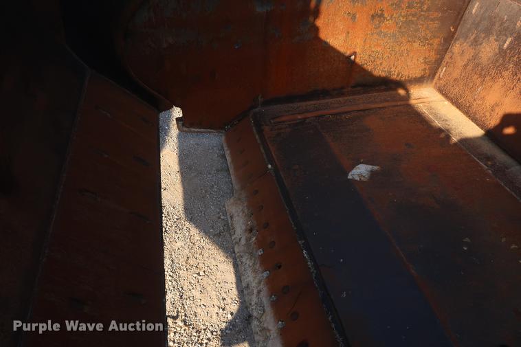 image for item DF3576 Caterpillar 627 conventional scraper