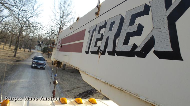 image for item DP9583 2002 Freightliner FL80 crane truck