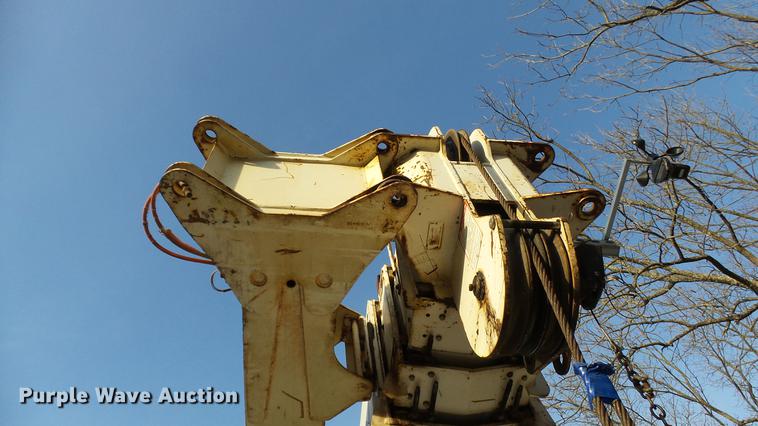 image for item DP9583 2002 Freightliner FL80 crane truck