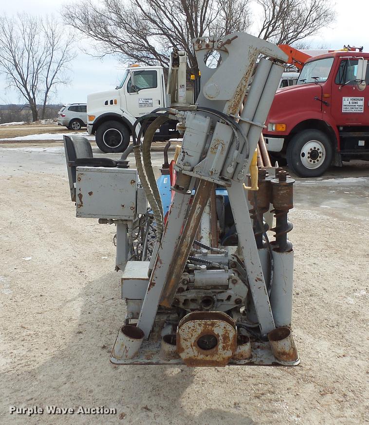 image for item DV9543 Grundo 4X directional boring unit with trailer