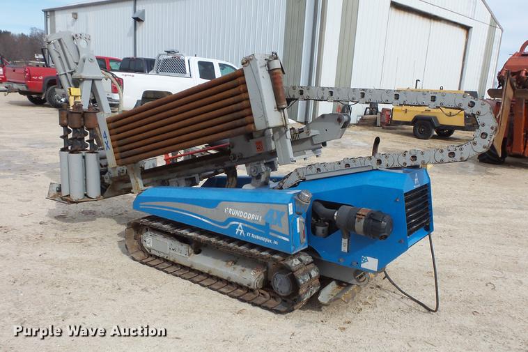 image for item DV9543 Grundo 4X directional boring unit with trailer