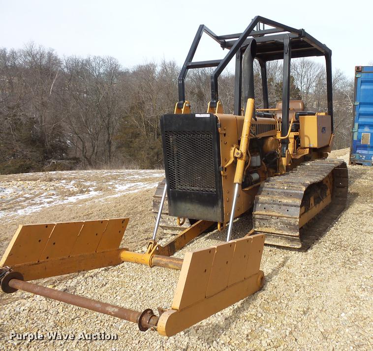 image for item DV9545 Case 475 cable plow