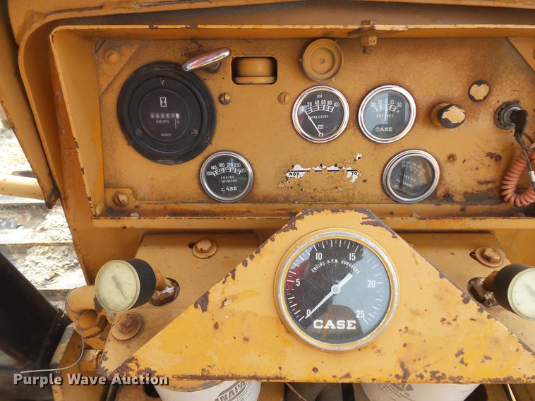 image for item DV9545 Case 475 cable plow