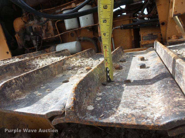 image for item DV9545 Case 475 cable plow