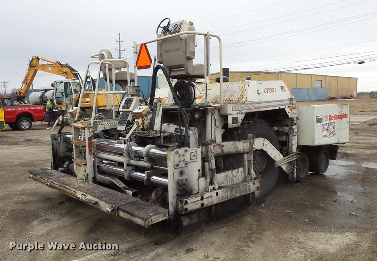 image for item DV9546 2002 Cedarapids CR351 paver