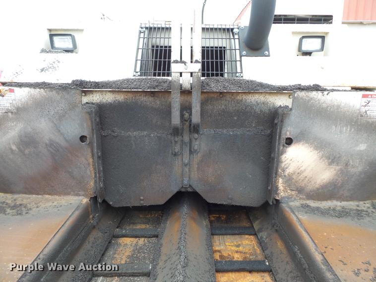 image for item DV9546 2002 Cedarapids CR351 paver