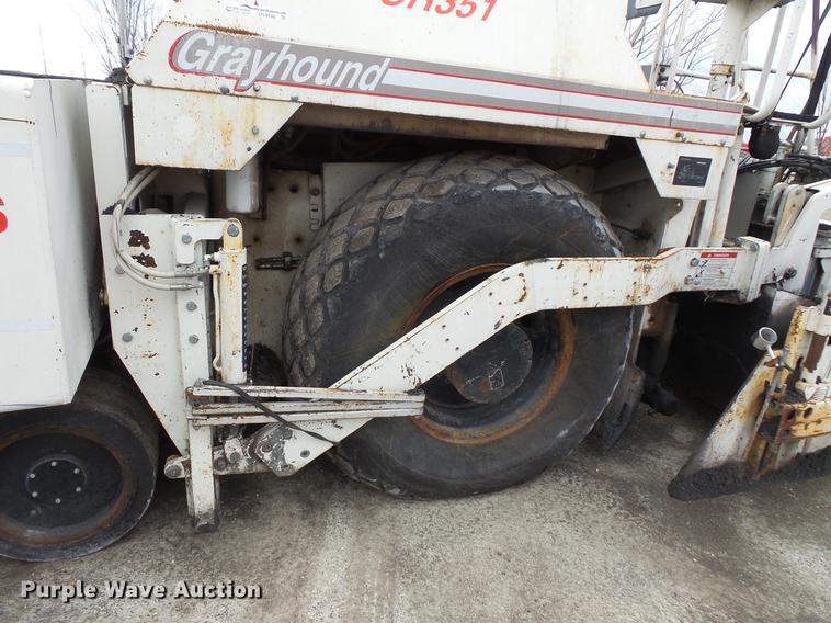 image for item DV9546 2002 Cedarapids CR351 paver